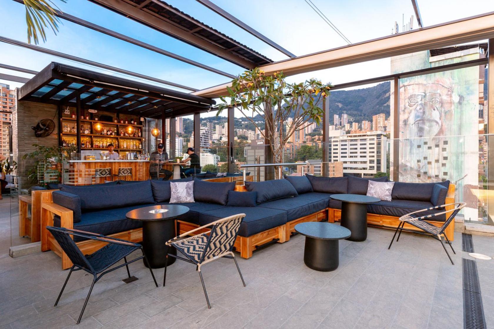 Hotel Marquee Меделин Екстериор снимка The Sky Bar