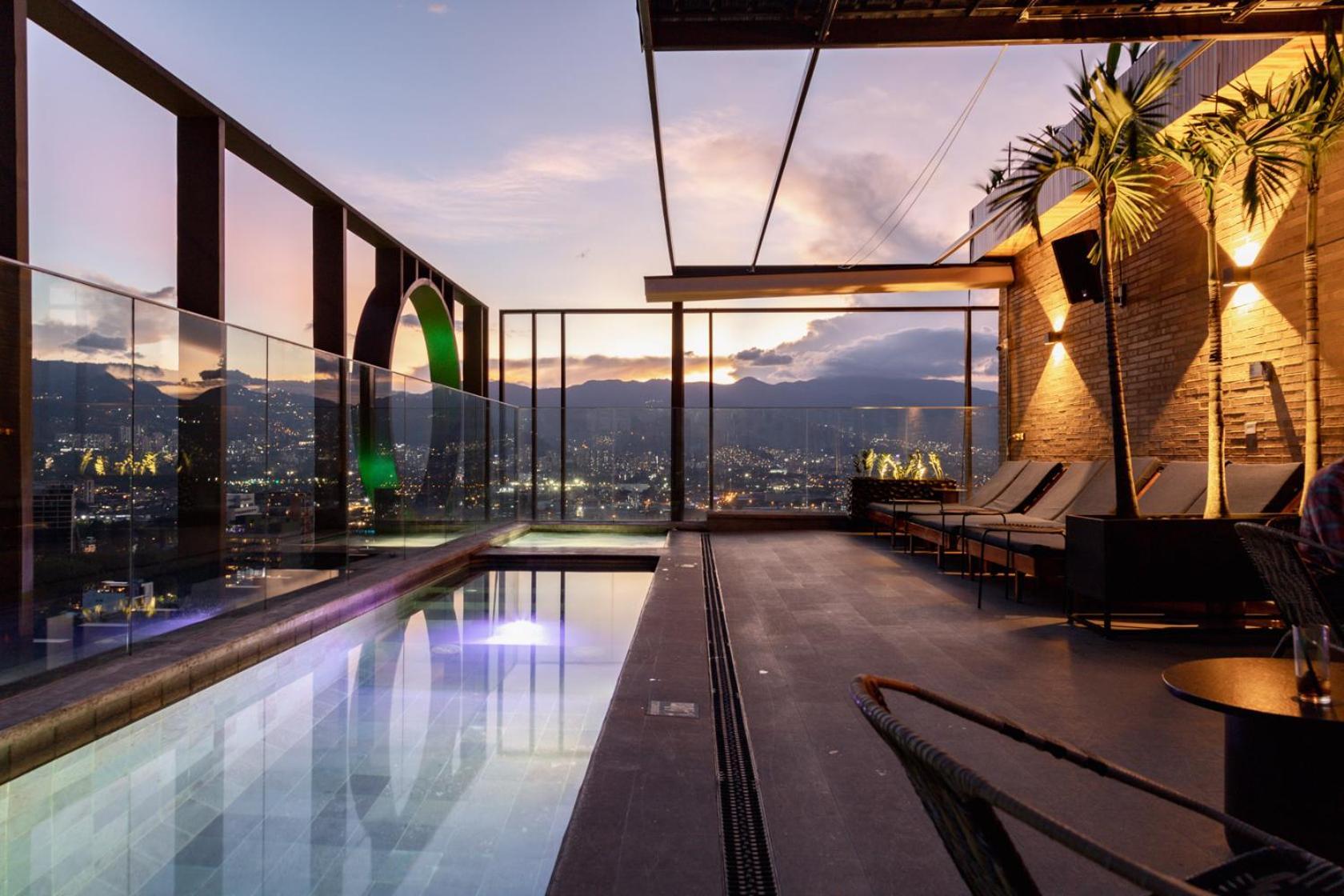Hotel Marquee Меделин Екстериор снимка The Sky Bar